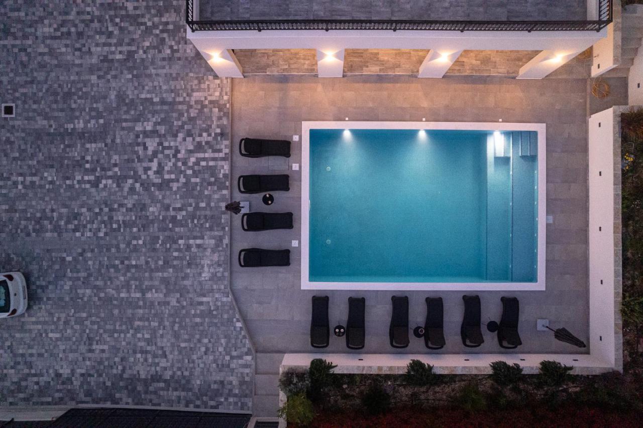 Villa Barbara & Zoran With Heated Swimming Pool Сегет-Враница Экстерьер фото