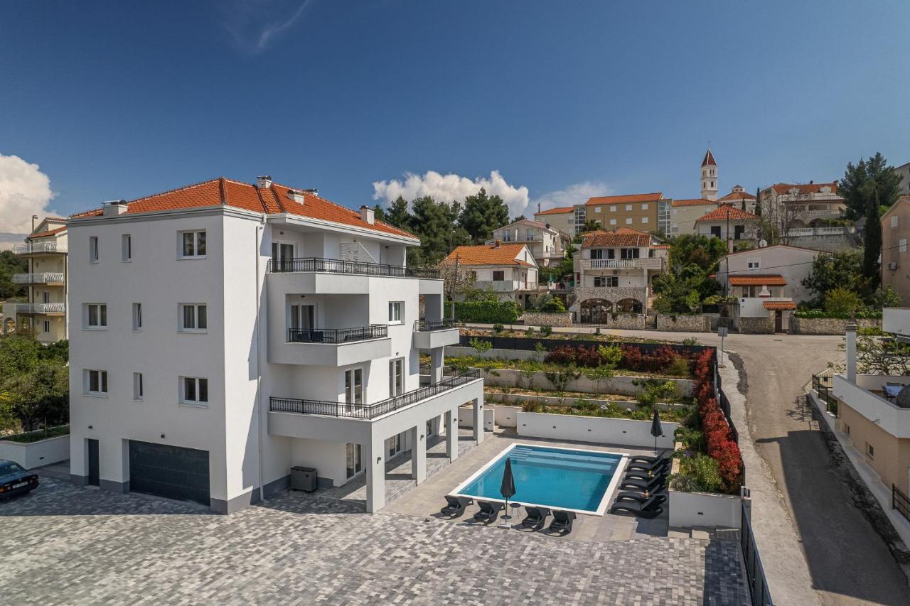 Villa Barbara & Zoran With Heated Swimming Pool Сегет-Враница Экстерьер фото