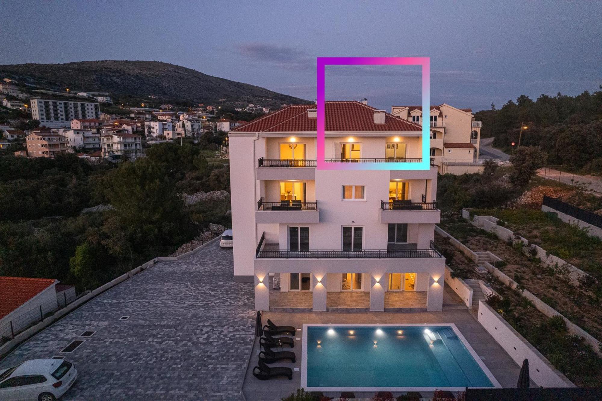 Villa Barbara & Zoran With Heated Swimming Pool Сегет-Враница Номер фото